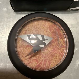 MAC highlighter new in box!